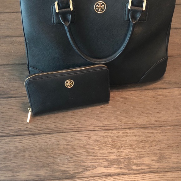 Tory Burch Robinson Wallet - Picture 3 of 3